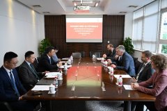 将AI深度融入土木、交通、医学、设想等劣势学科